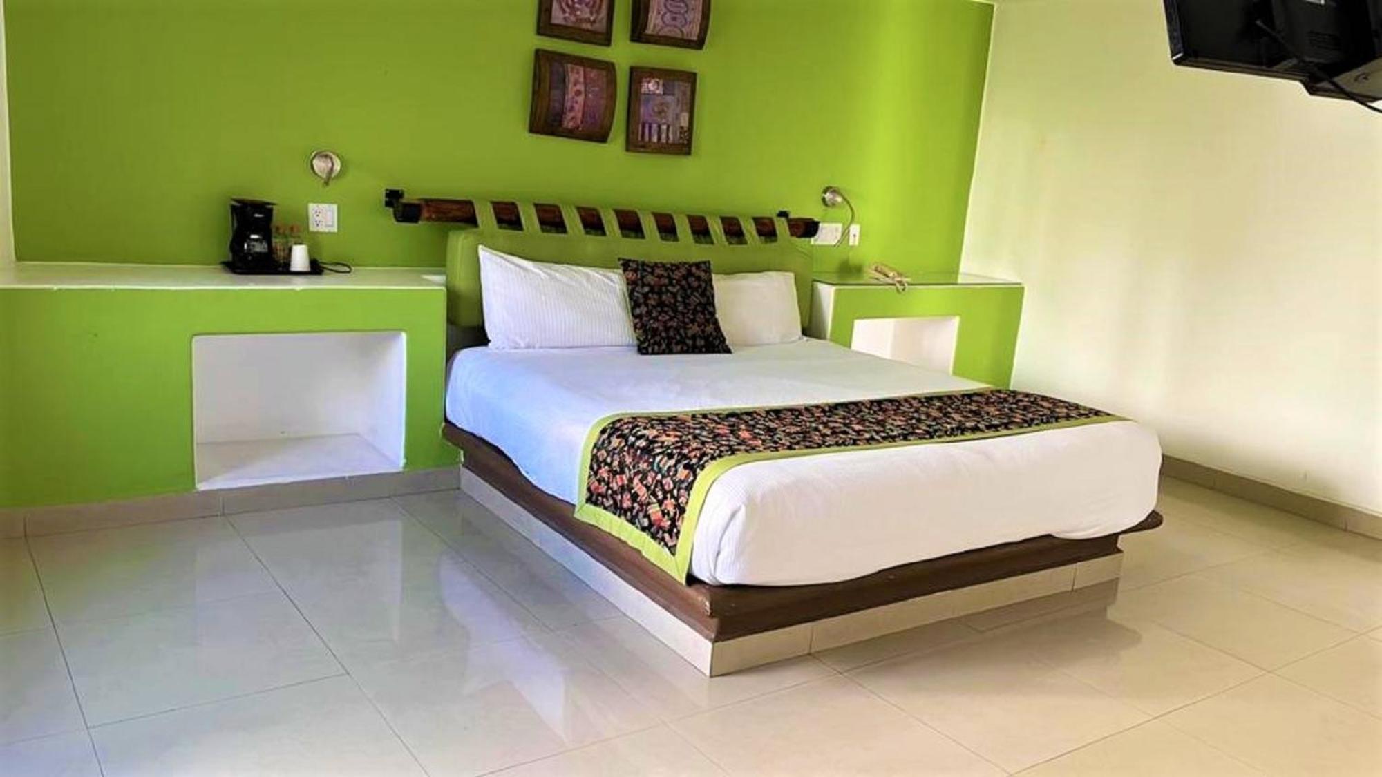 Seven Crown Express & Suites By Kavia กาโบซานลูกัส ภายนอก รูปภาพ